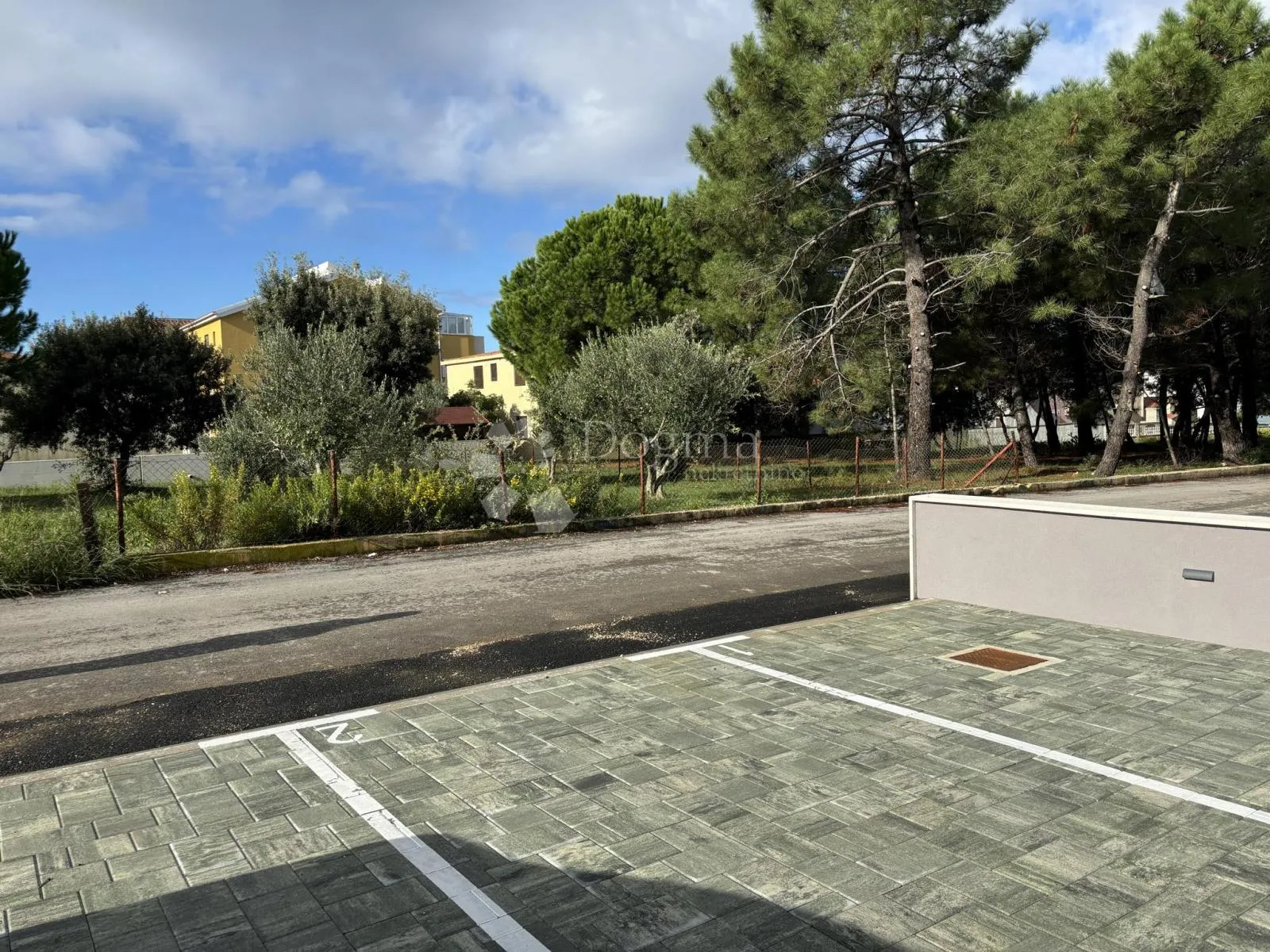 prodaje se luksuzni apartman na otoku viru, 100 m od mora - slika 14