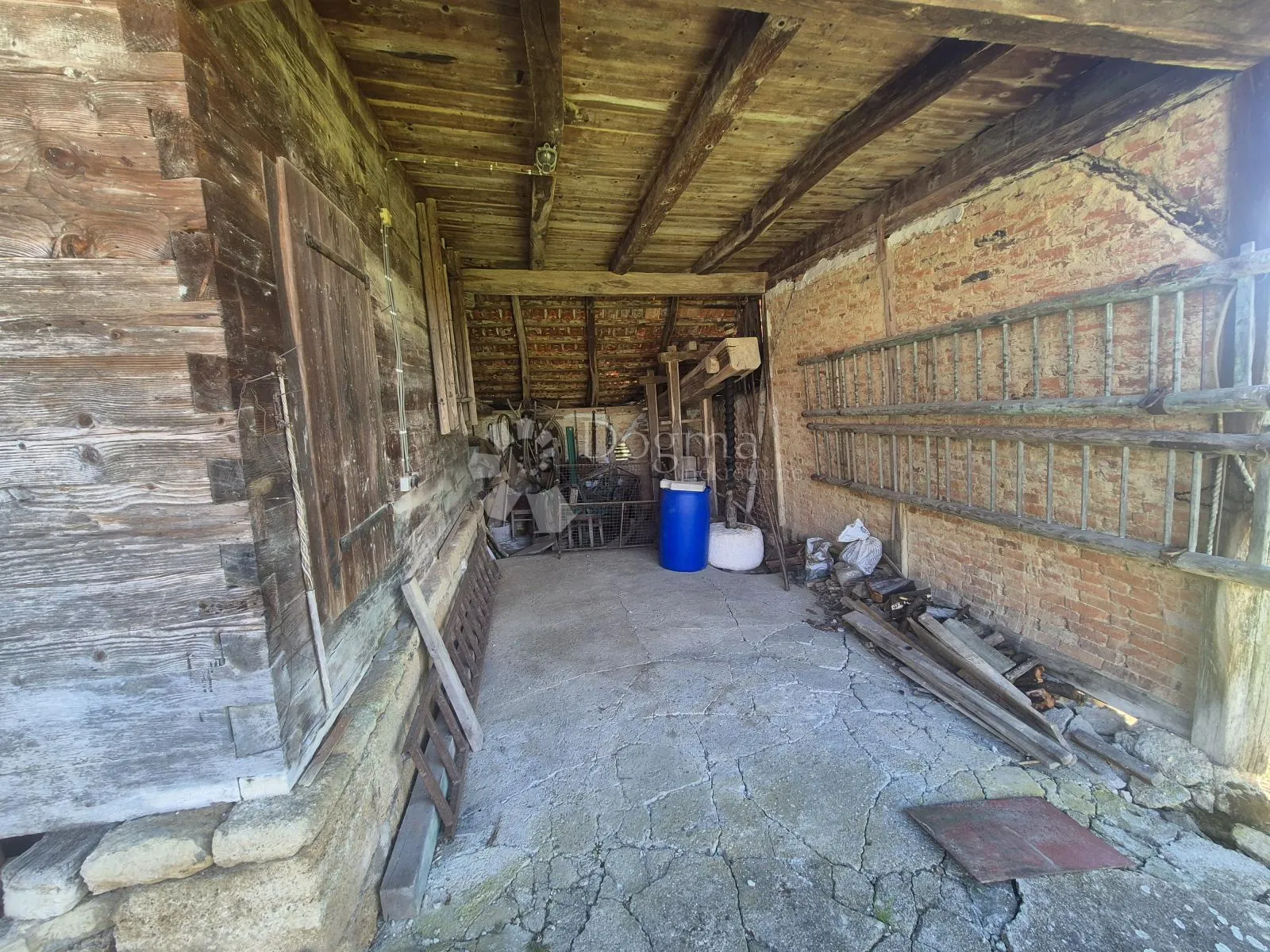 šarmantna etno kućica s velikim zemljištem u srcu hrvatskog zagorja – gornjoj stubici - slika 28