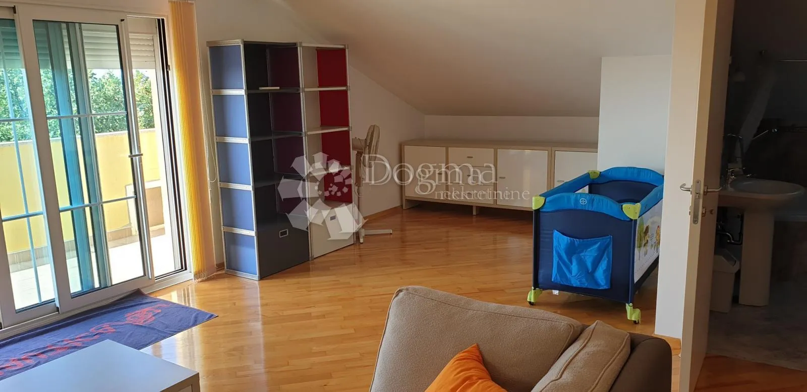 srdoči kuća na odličnoj lokaciji - slika 6