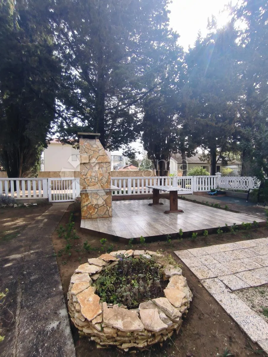 kuća sa 6 apartmana, sabunike-privlaka - slika 3