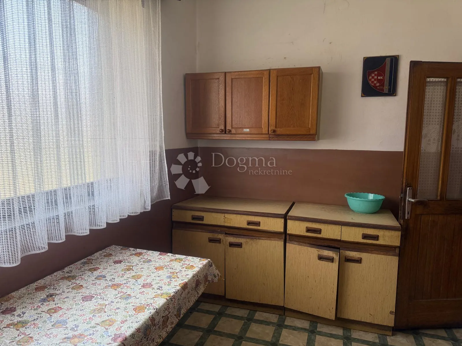 prostrana kuća s dvije stambene jedinice - slika 28
