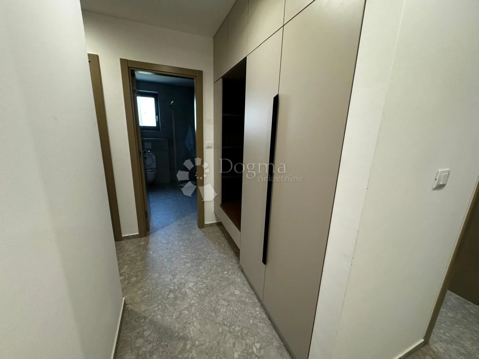 stan 109m2 sa bazenom poreč - slika 10