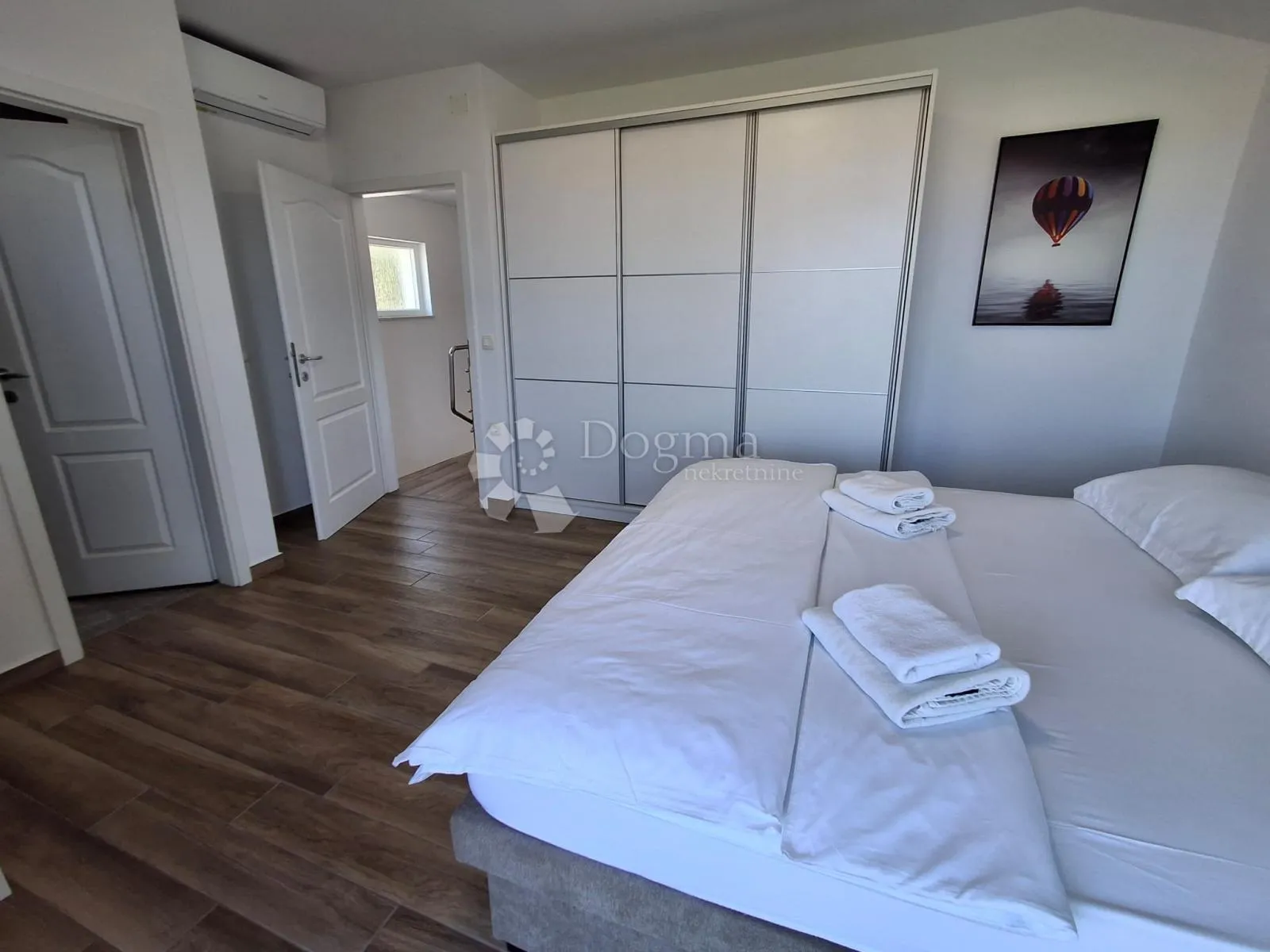 banjol-dvojna mediteranska vila s pogledom na more i bazenima - slika 14