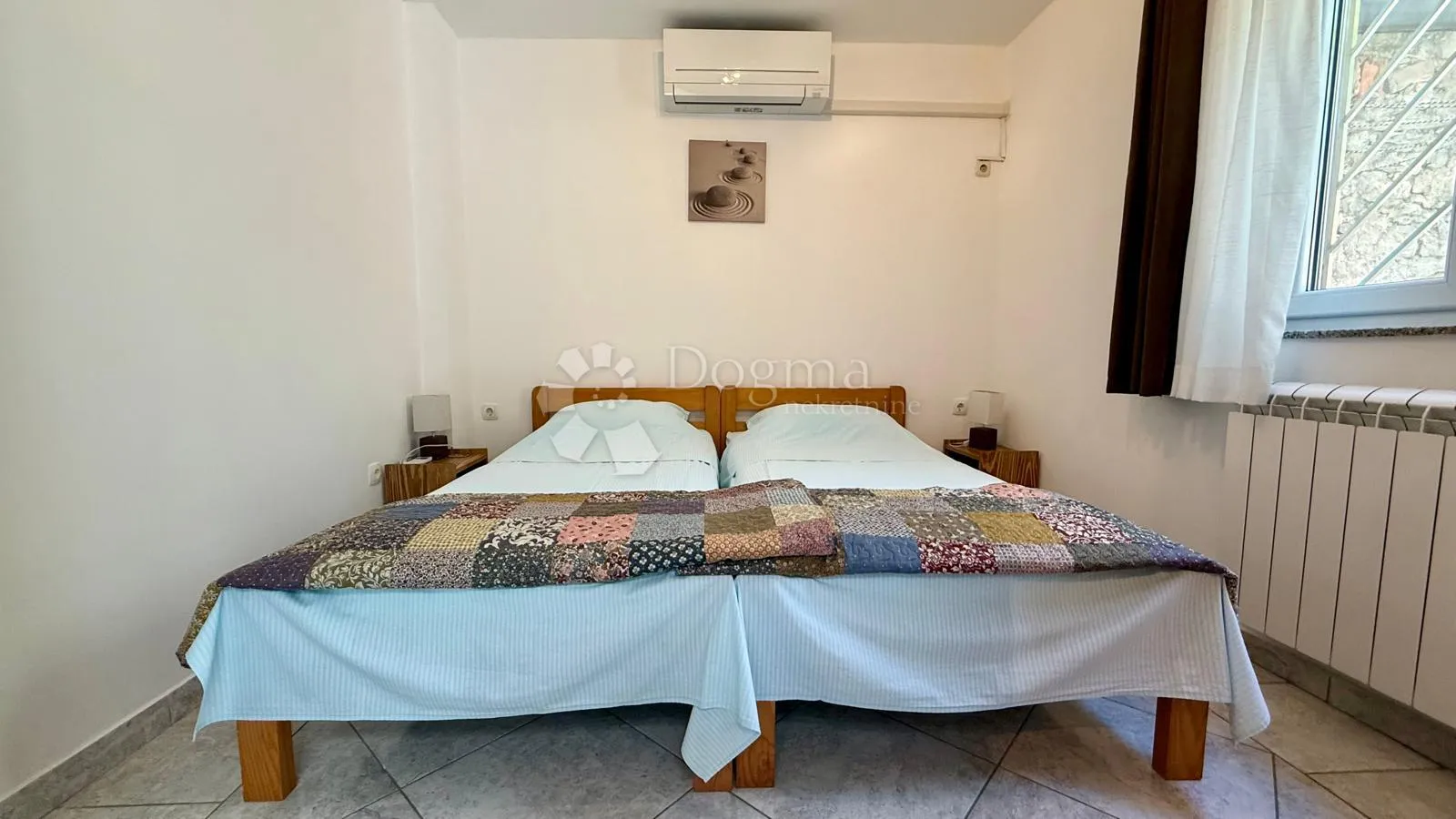 kuća s dva stana i uređenim dvorištem - slika 15
