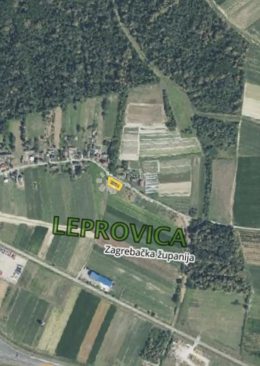 prostrana građevna parcela u zelenoj oazi - slika 2