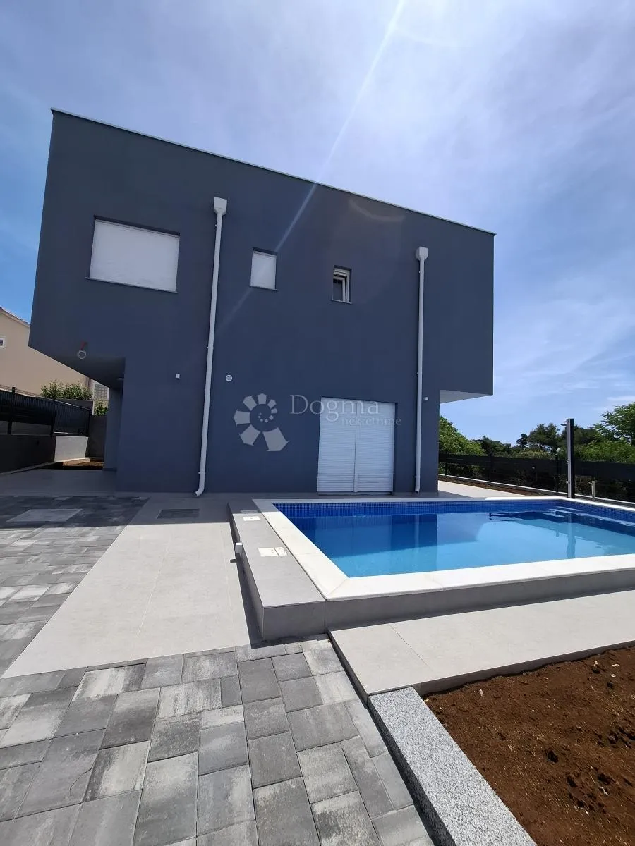 moderna vila sa bazenom - slika 2