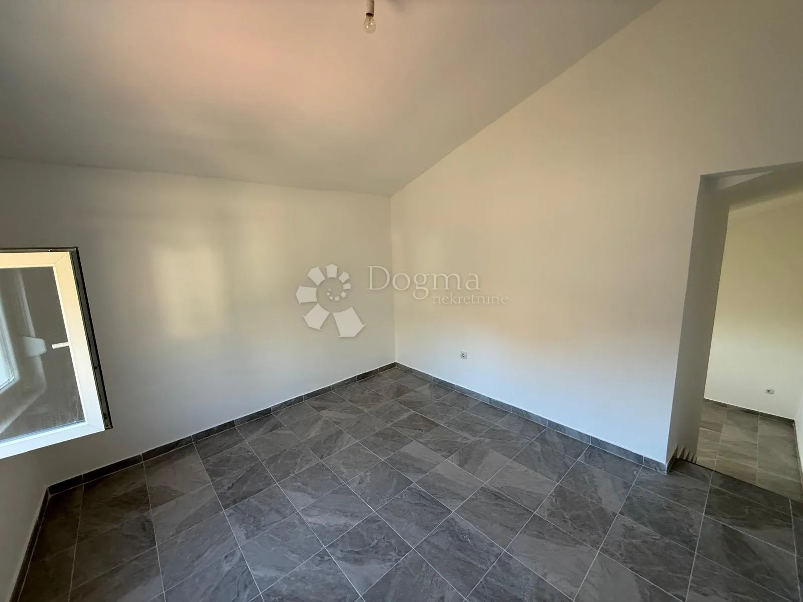 apartman s dvje terase i pogledom na more - slika 13