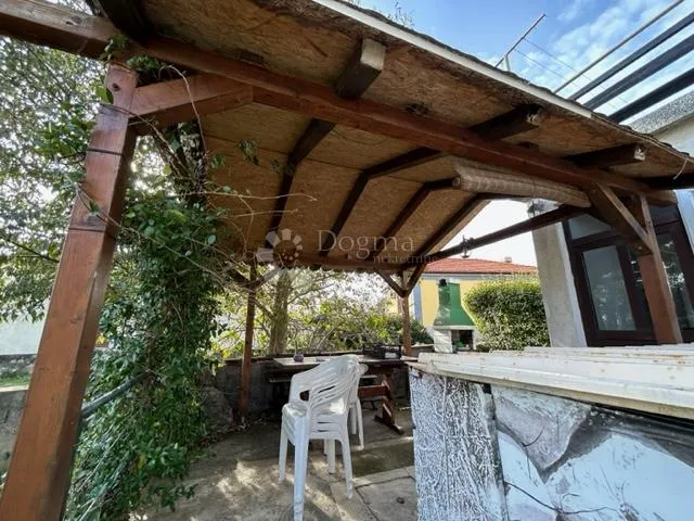 dva apartmana u privatnoj kući - slika 10