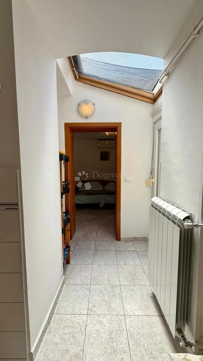 kuća s dva stana i uređenim dvorištem - slika 20
