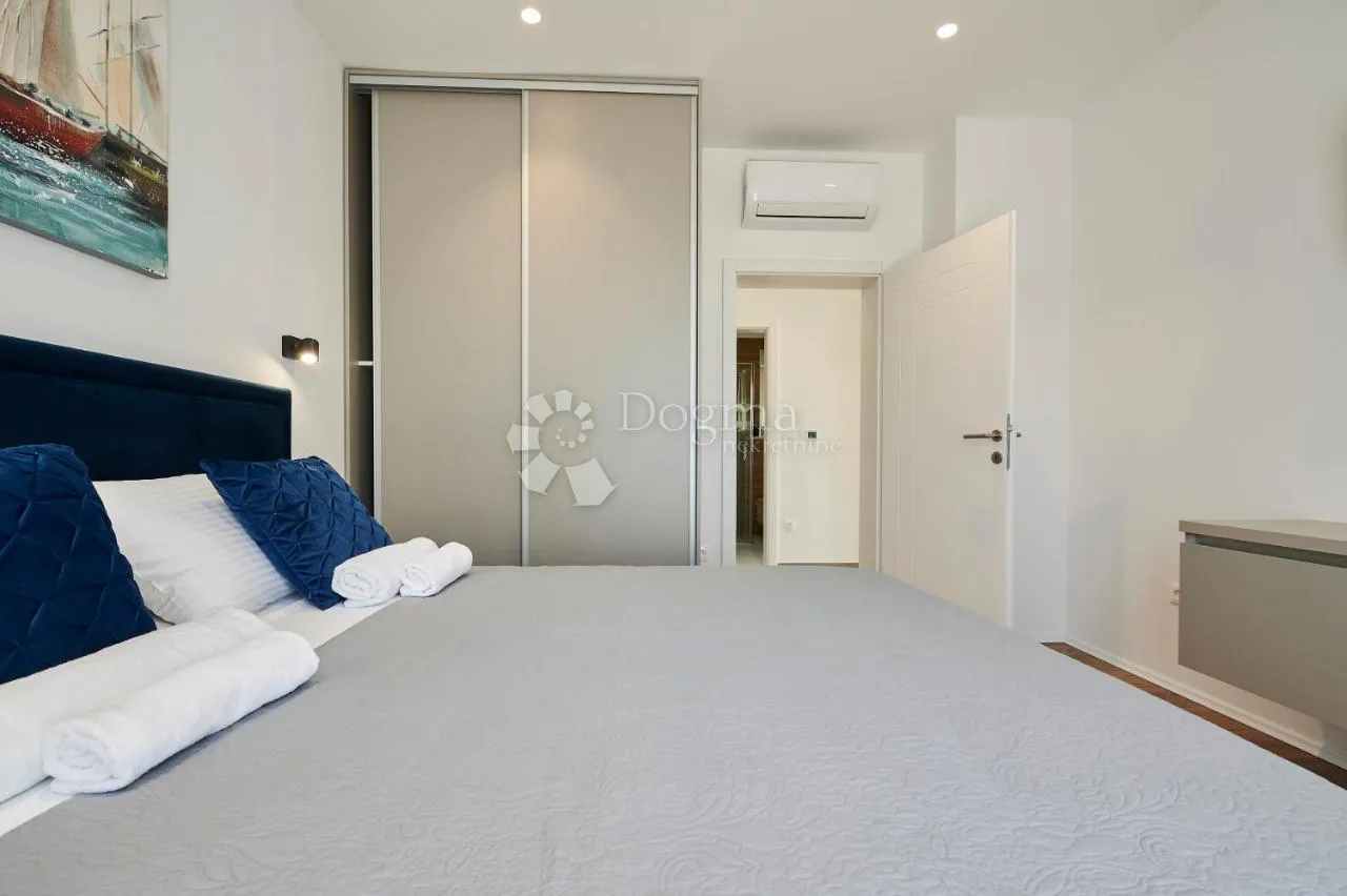 kaštel novi- luksuzna villa s bazenom - slika 15