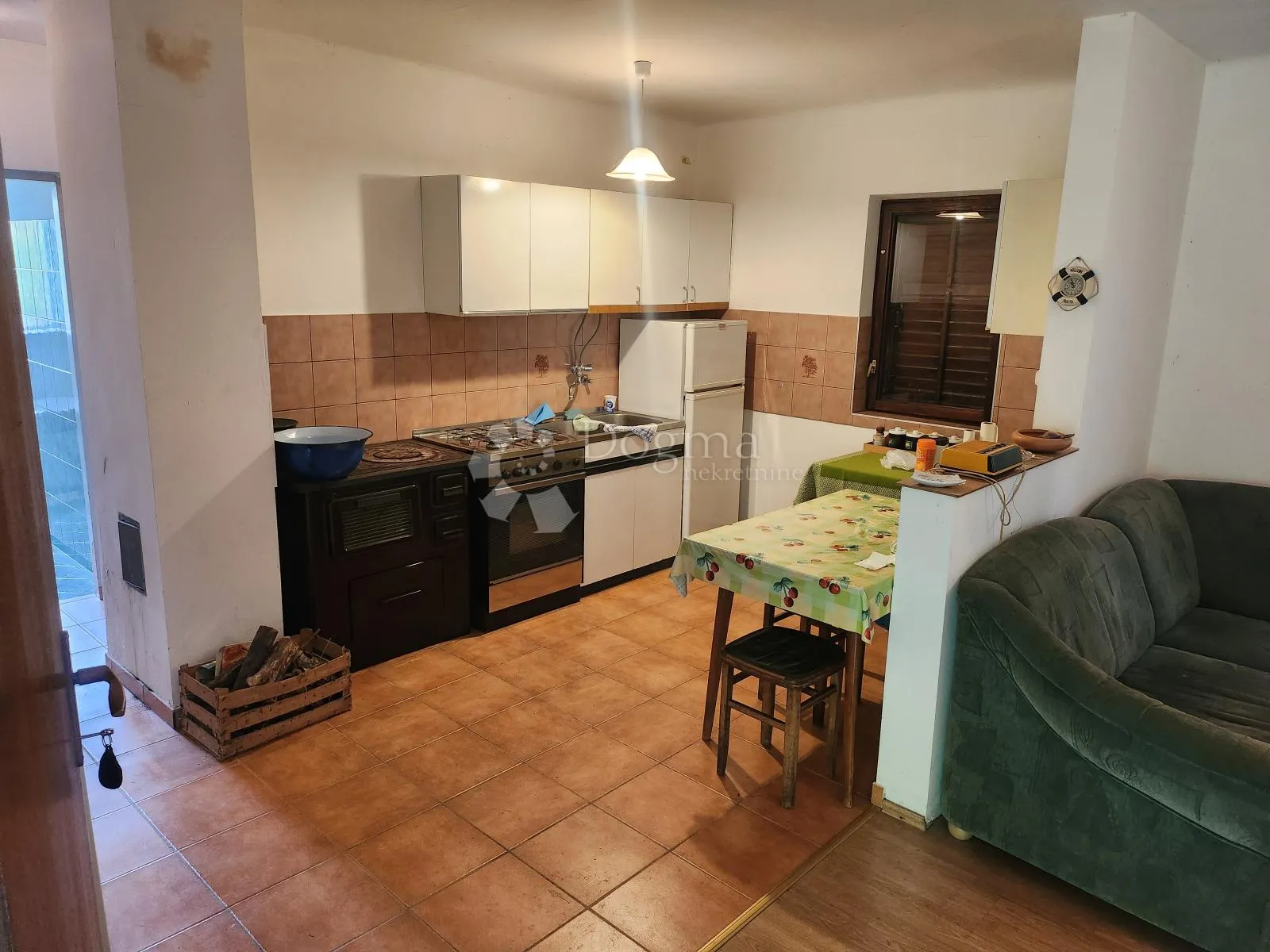 kuća sa pomoćnim objektom i 7.438m² okućnice 4 min od krapinskih toplica! - slika 7
