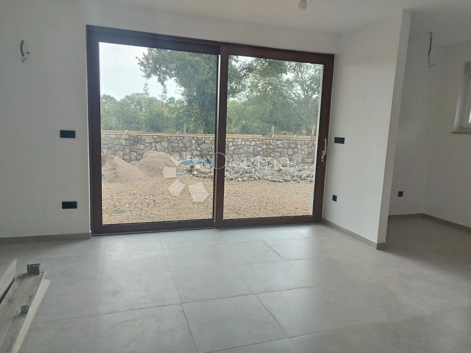 malinska - dva apartmana s okućnicom - slika 11