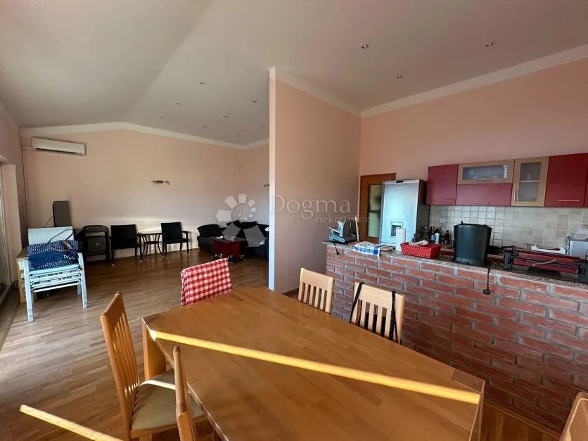 kuća uz more s predivnim pogledom i zelenilom , barić draga - slika 32
