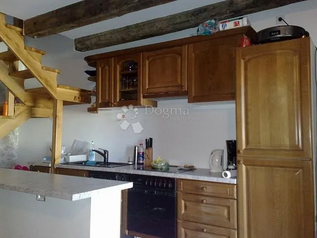 marušići - dvije kuće s bazenom i otvorenim pogledom na more !!! - slika 6