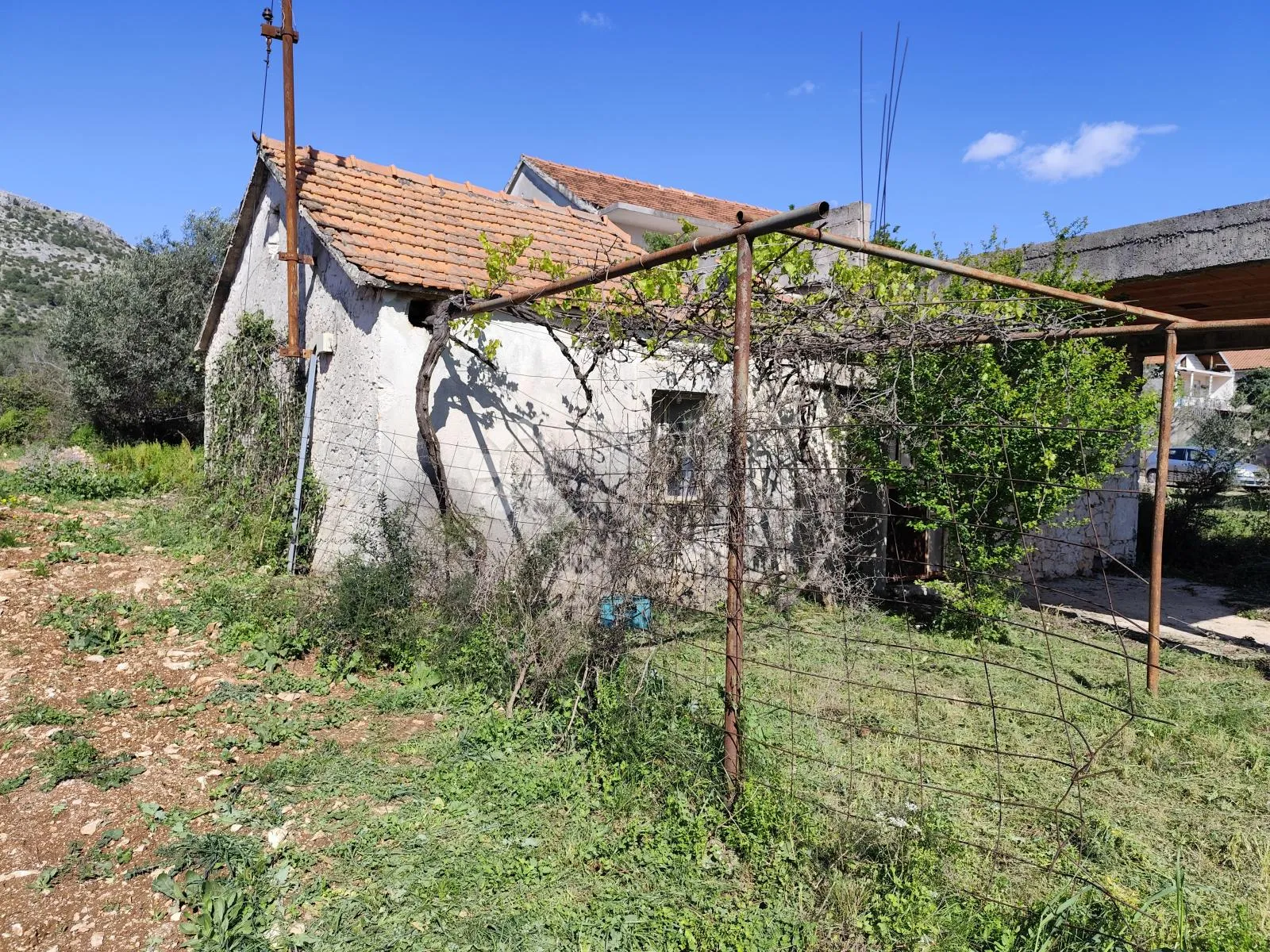 kuća za adaptaciju u grebaštici - slika 2