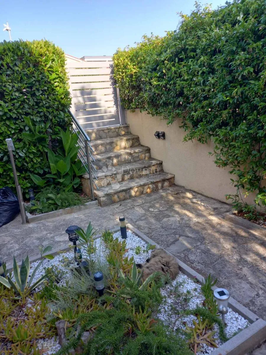 banjole apartman sa prostranom terasom - slika 6