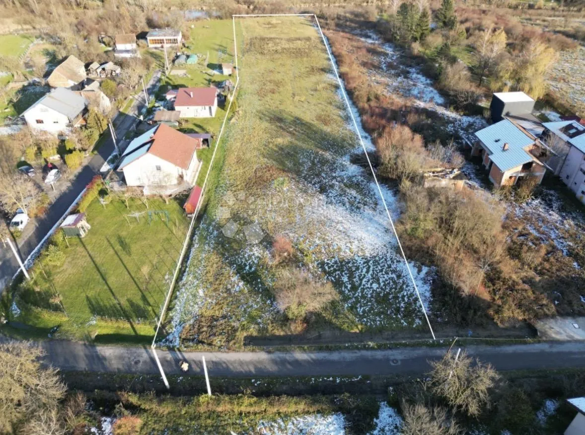 građevna parcela za divnu obiteljsku oazu uz investicijski potencijal na 8100 m2 - slika 3