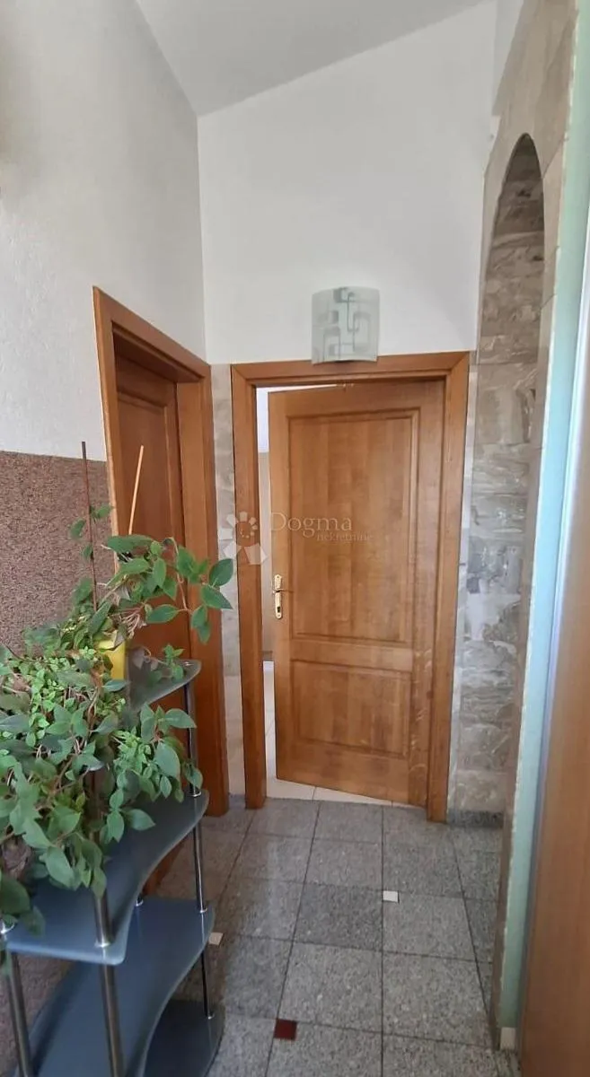 apartmanska kuća, 70m od mora, trogir - slika 21