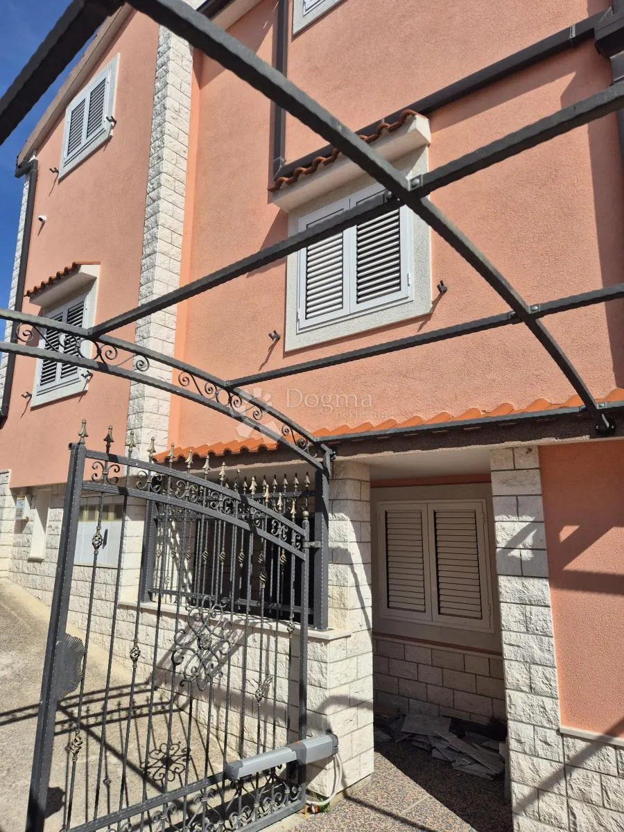 kuća: solin, 300m2 - slika 5
