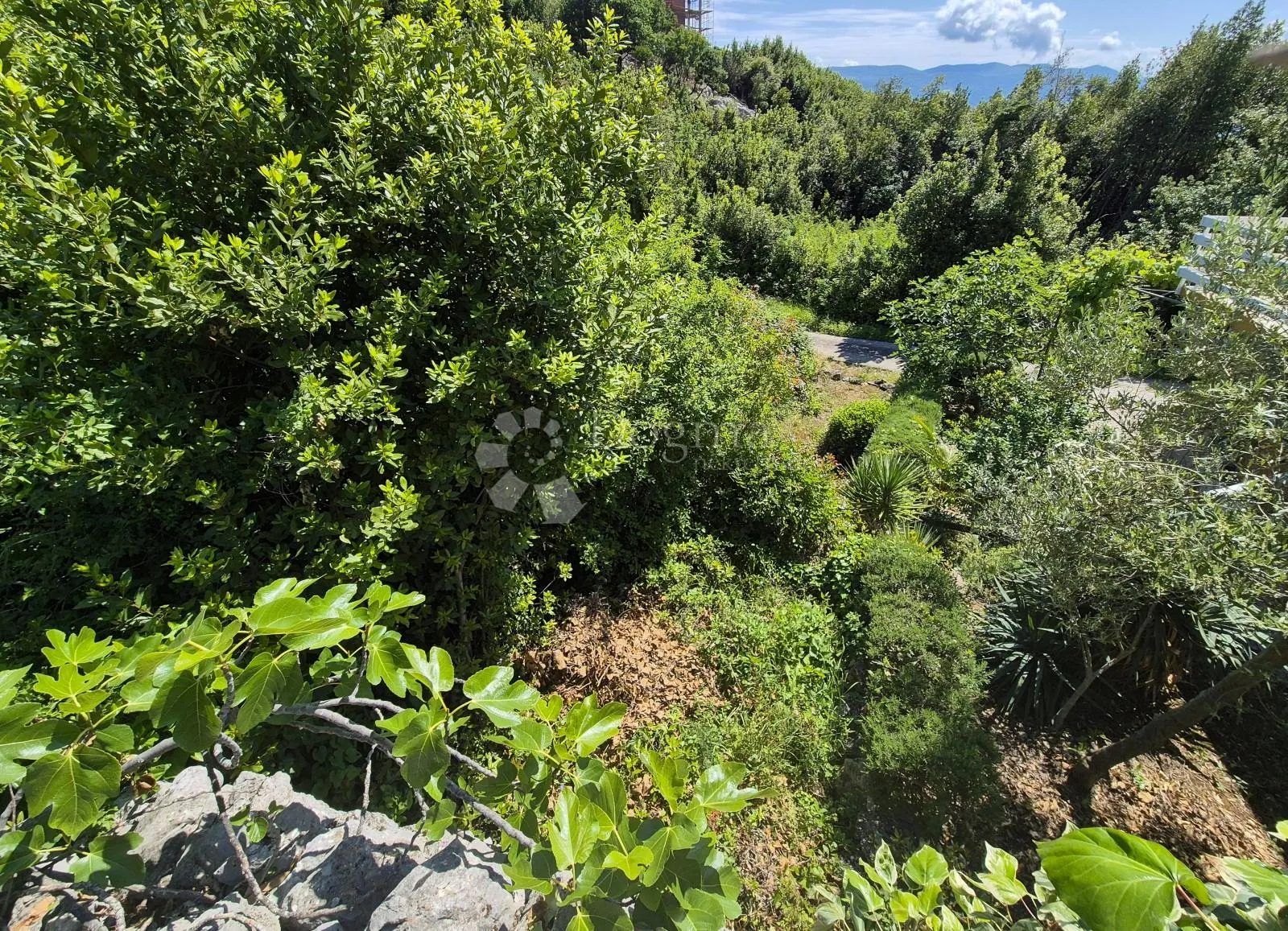 atraktivno građevinsko zemljište sa pogledom na more - slika 2