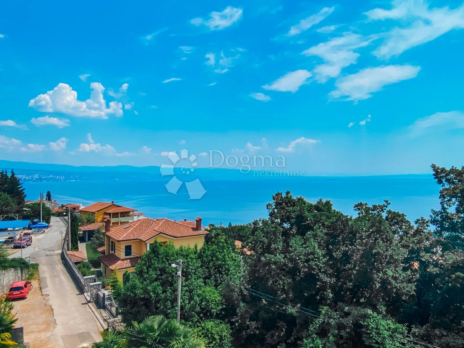 kuća sa 3 apartmana i fenomenalnim pogledom - slika 2
