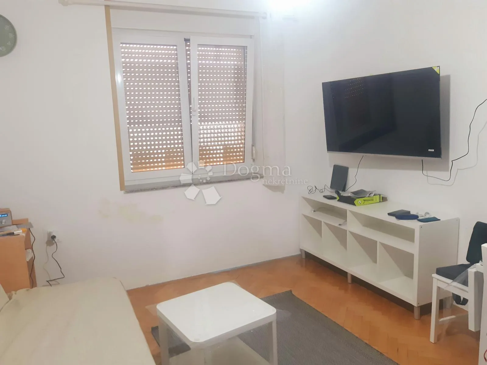 jednosobni stan na turniću za najam - slika 1