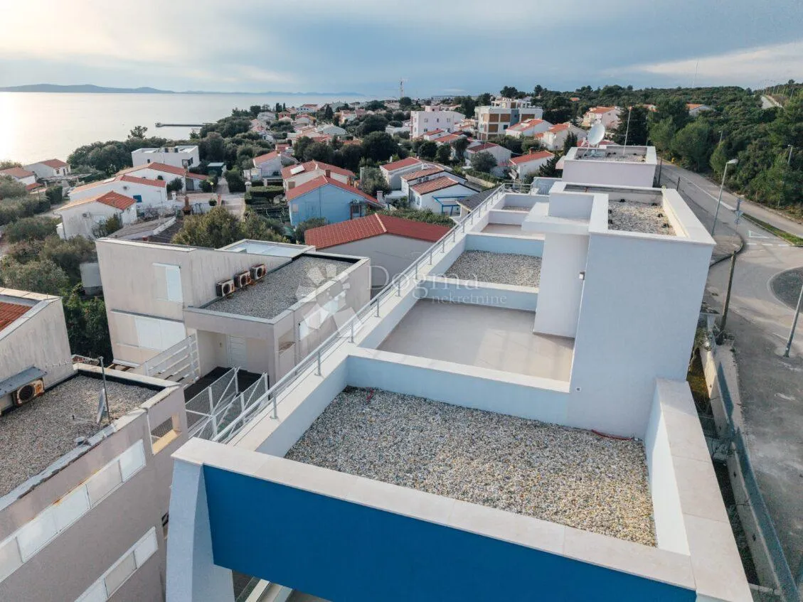 petrčane - s1 troetažni stan s pogledom na more, vrt, krovna terasa - slika 30