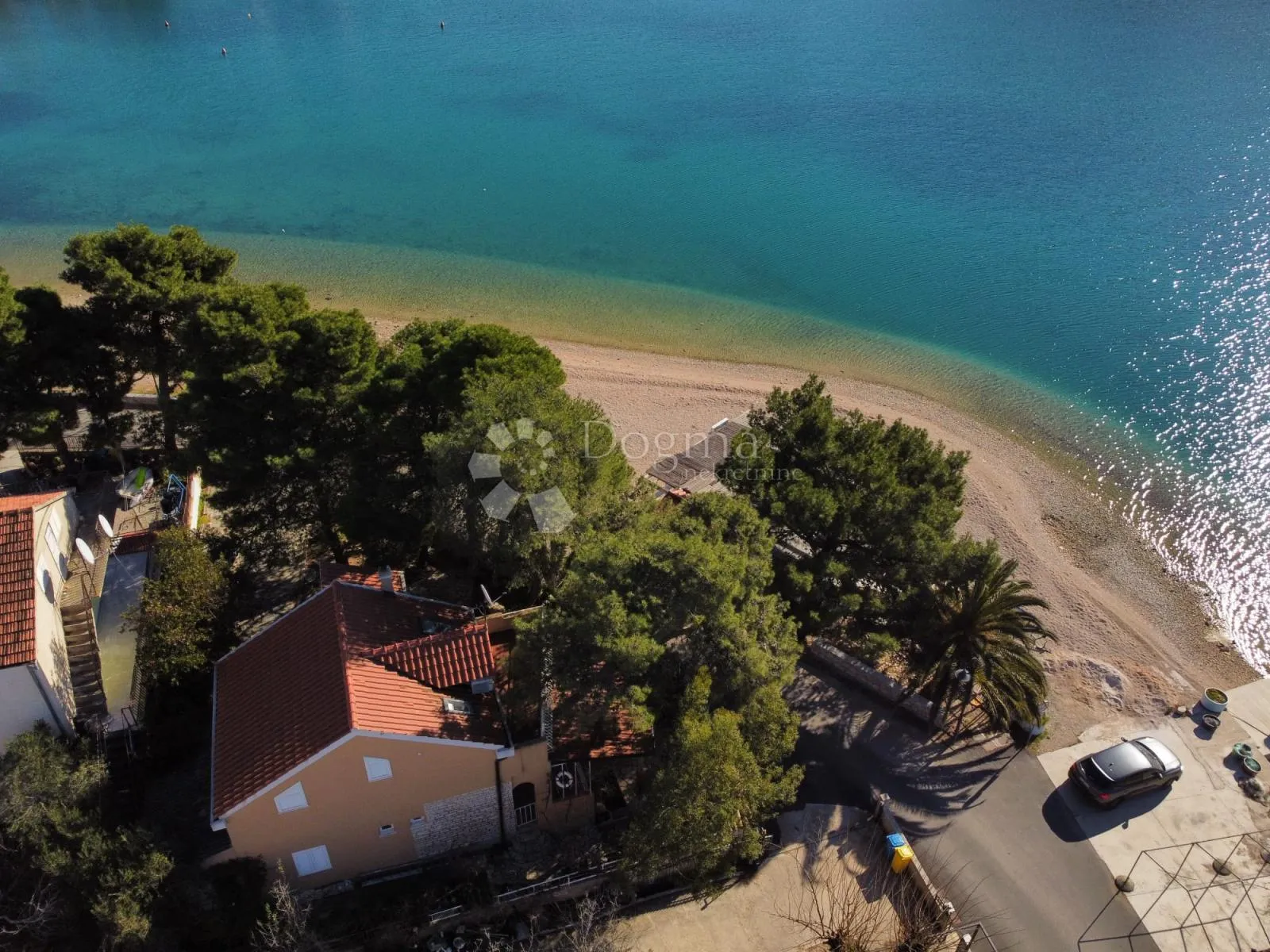 grebaštica- kuća na jedinstvenoj lokaciji prvi red do mora - slika 2