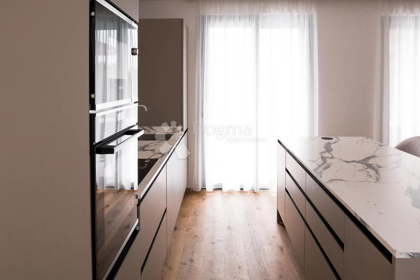poreč okolica – moderna vila s bazenom i 4 spavaće sobe - slika 4