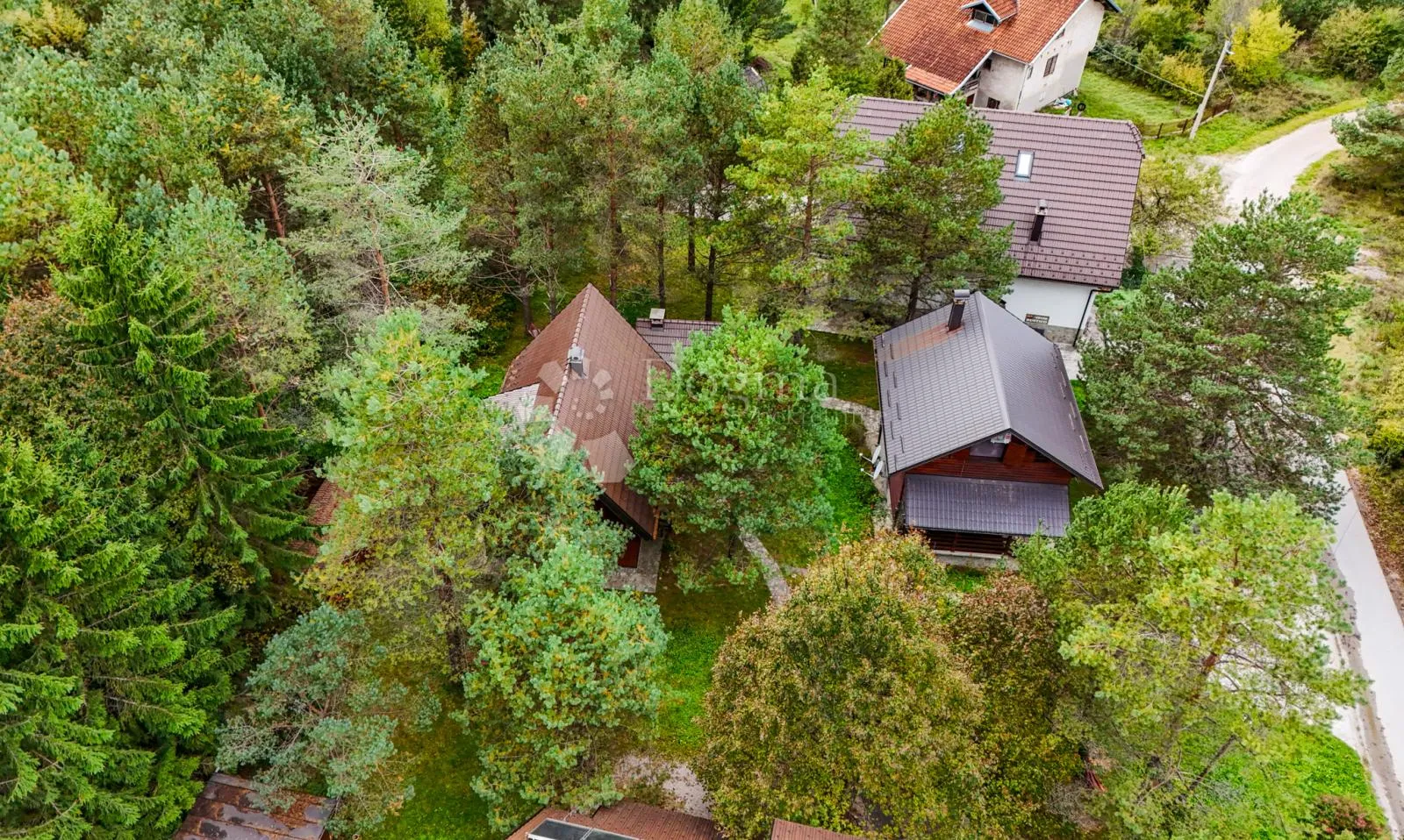 pet jedinstvenih kuća u plitvicama opremljenih za turizam - slika 59