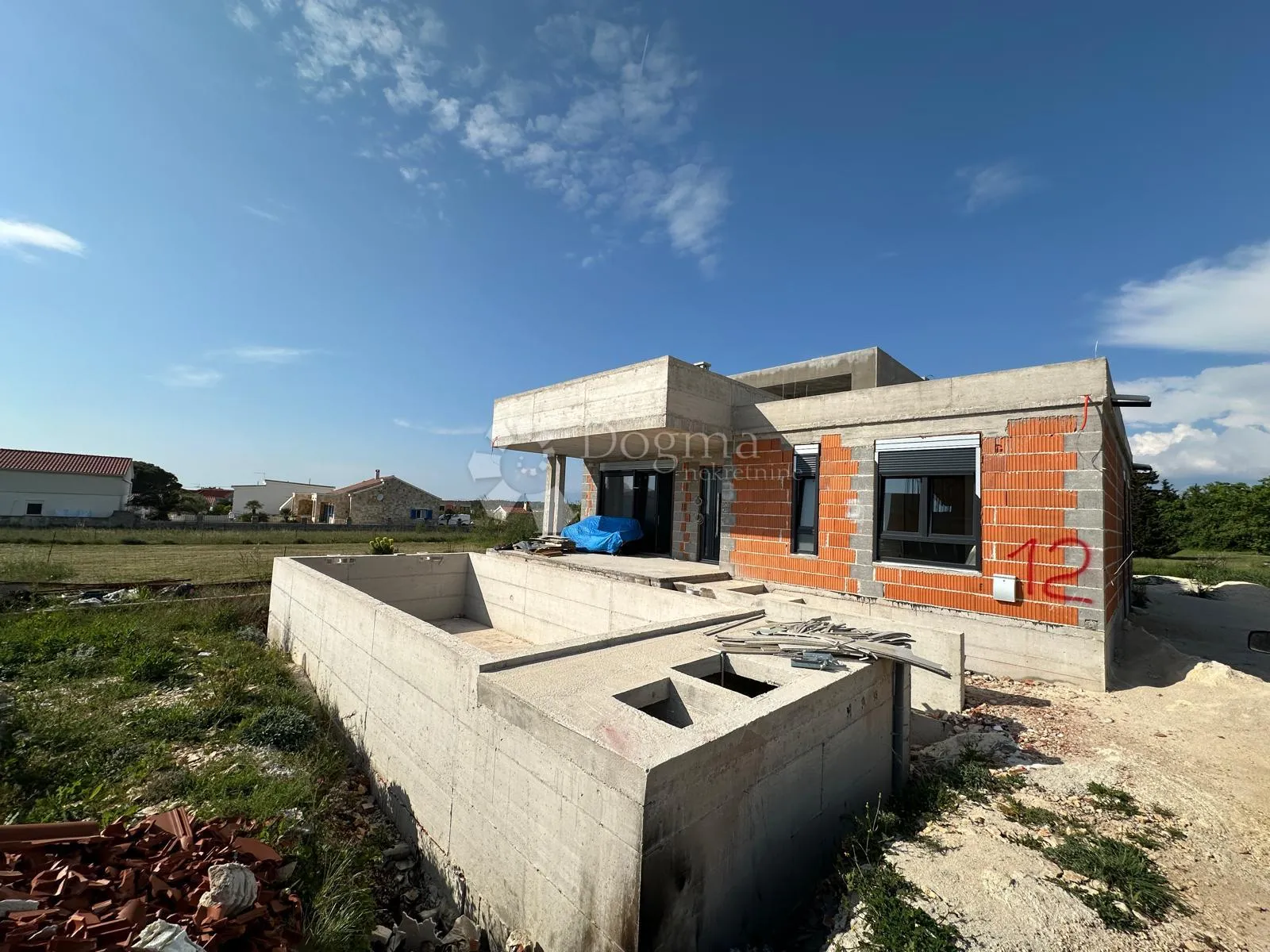 prodaje se kuća u vrsima roh bau - slika 1