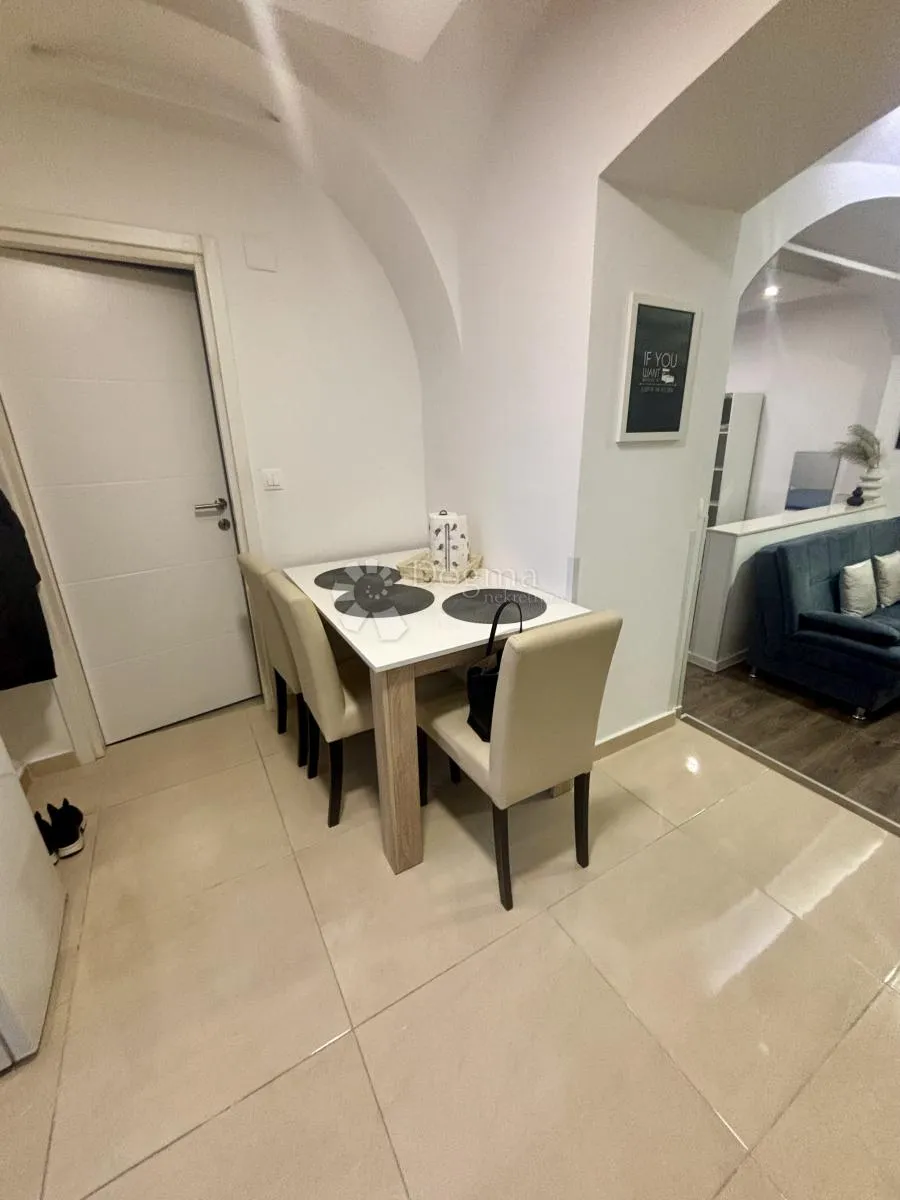 studio u strogom centru zagreba - slika 12