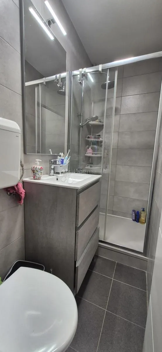 stan 40,82 m2 300 m od mora - slika 23