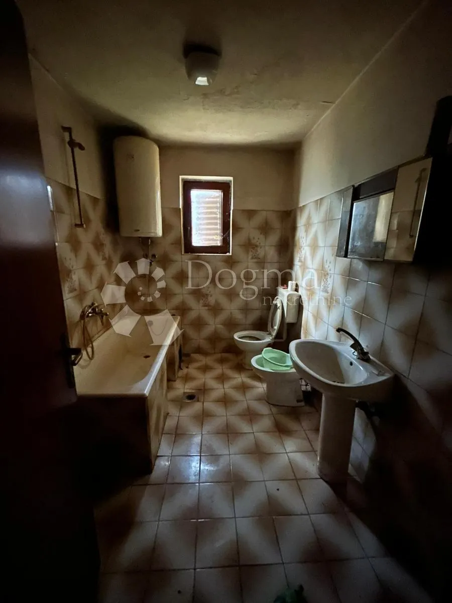 kuća za renovaciju s građevinskim zemljištem - barban - slika 30