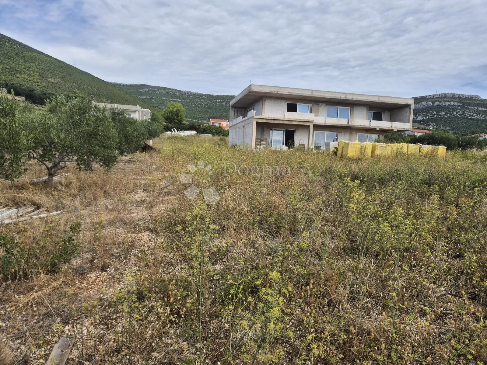 zemljište 2200m2 sa kućom 423m2 - slika 6