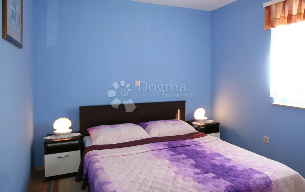 uvala soline - dva apartmana prvi red do mora - slika 5