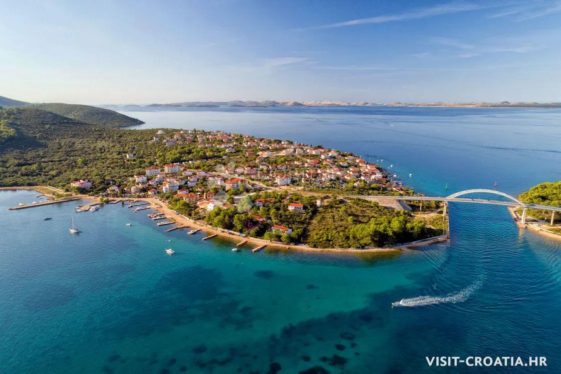 prostrano zemljište 1122 m² u ždrelcu, ugljan – idealno za gradnju! - slika 1