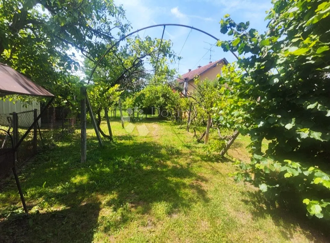 hotel na zlatnoj lokaciji - slika 14