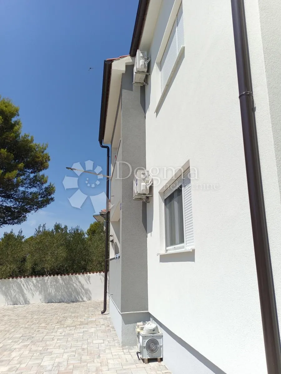 vodice - stan u prizemlju 126 m2 - slika 20