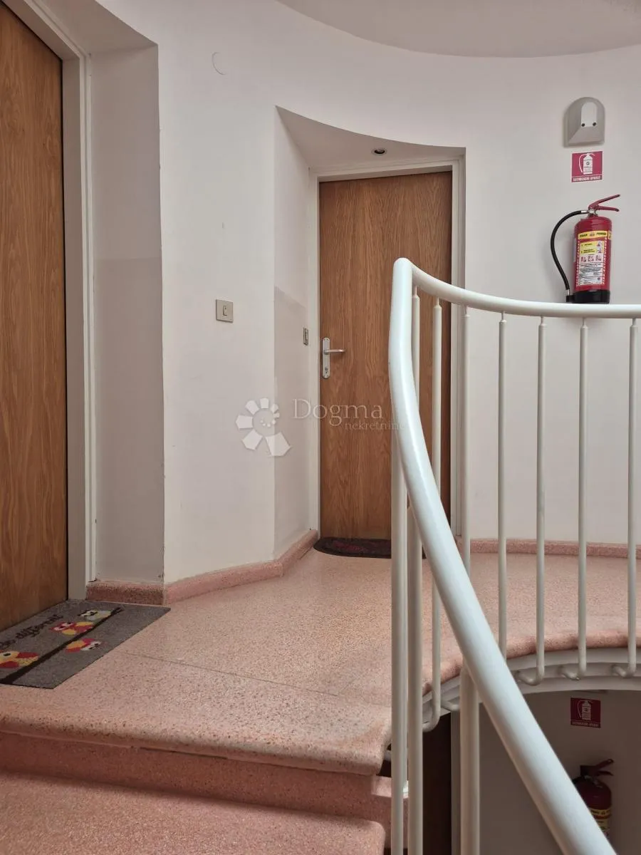 zambratija, stan sa dvije spavaće sobe - slika 12