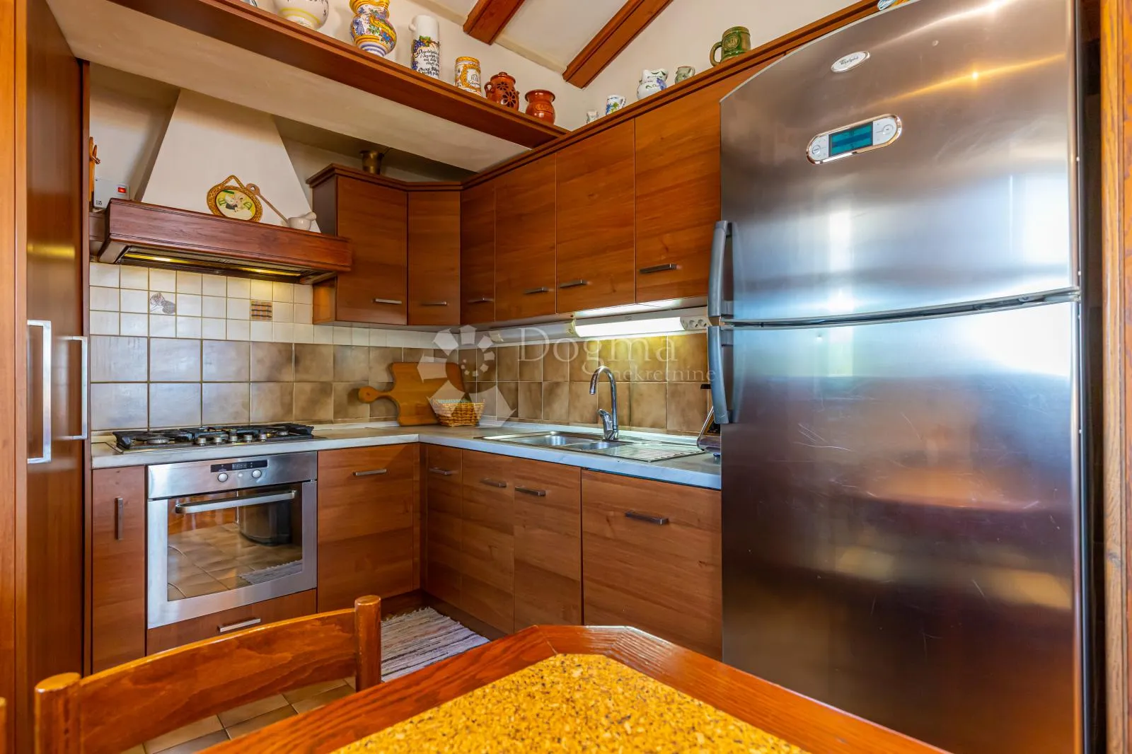 apartman sa galerijom i prekrasnim pogledom na more - slika 26