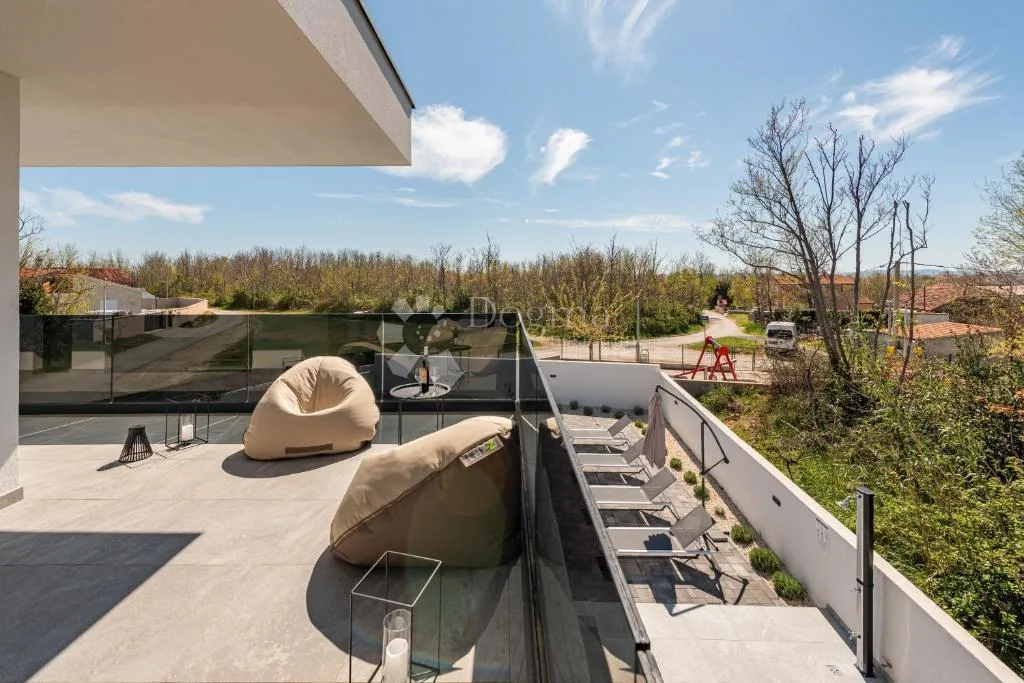 privlaka: moderna vila s bazenom - slika 19