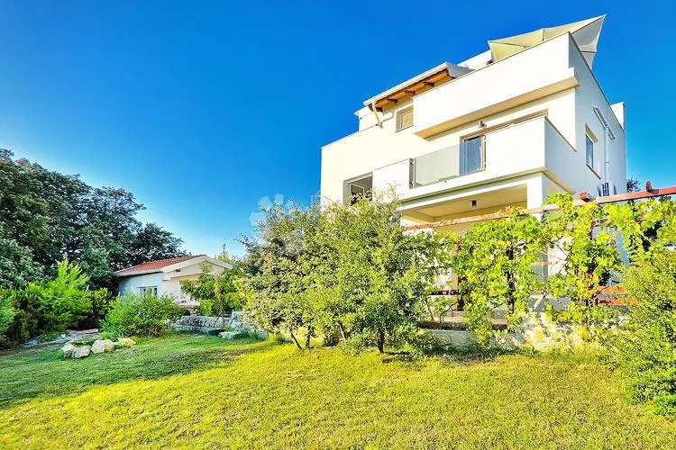 predivna villa blizu mora - slika 1