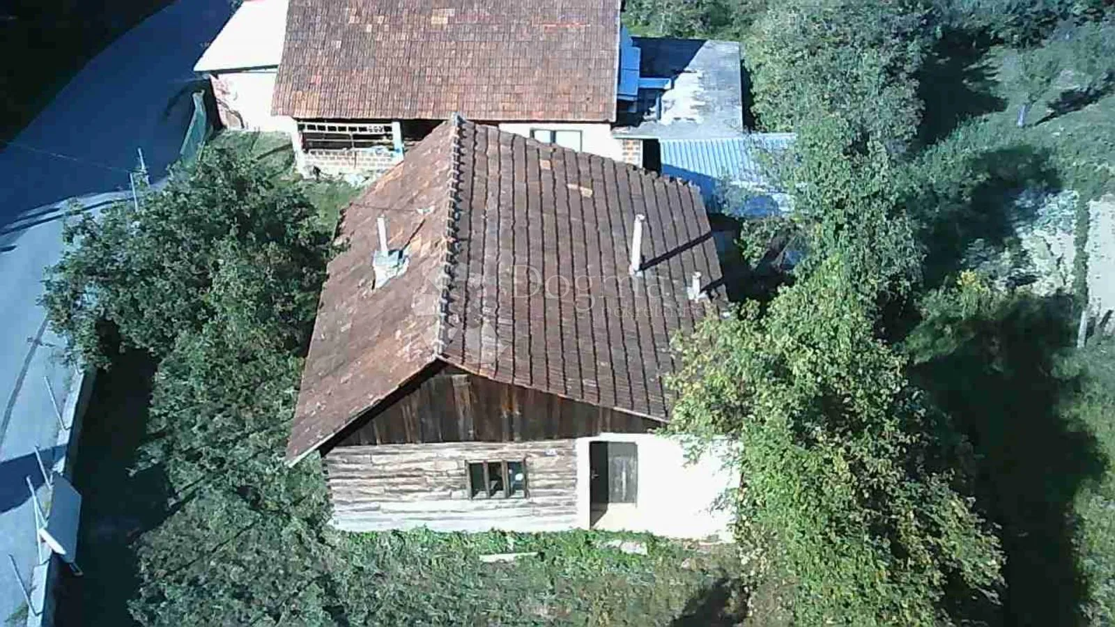 drvena hrastova kuća 120m² za renovaciju sa dvorištem - slika 7