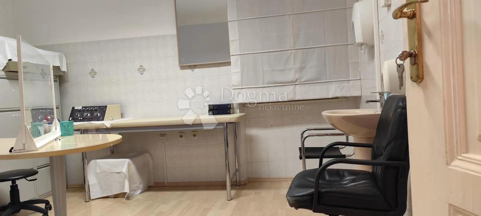 centar -poslovni prostor za ordinaciju ili kozmetički - slika 2