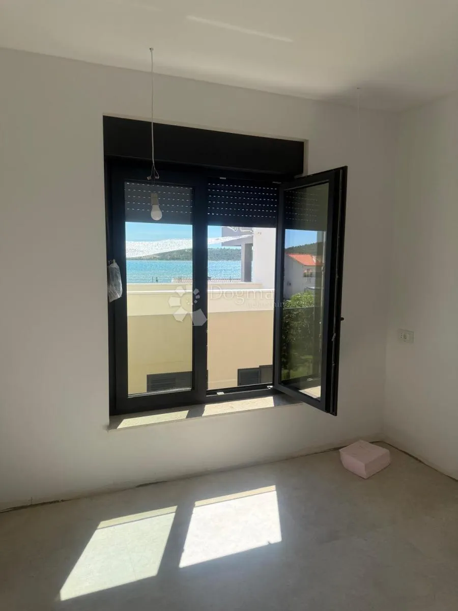 prostrani apartman sa otvorenim pogledom na more - slika 7