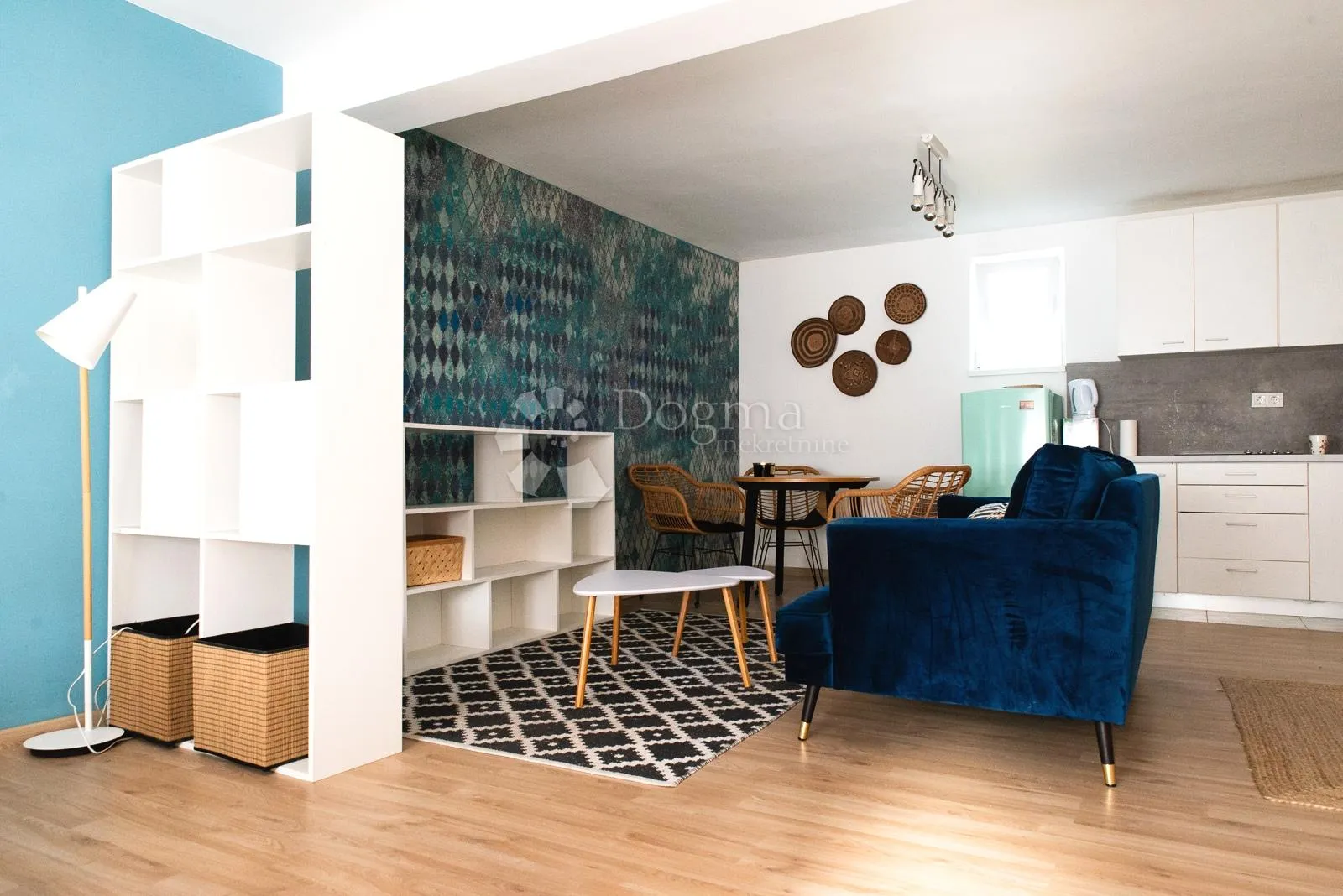 3 studio apartmana s uhodanim dnevnim najmom!! - slika 3