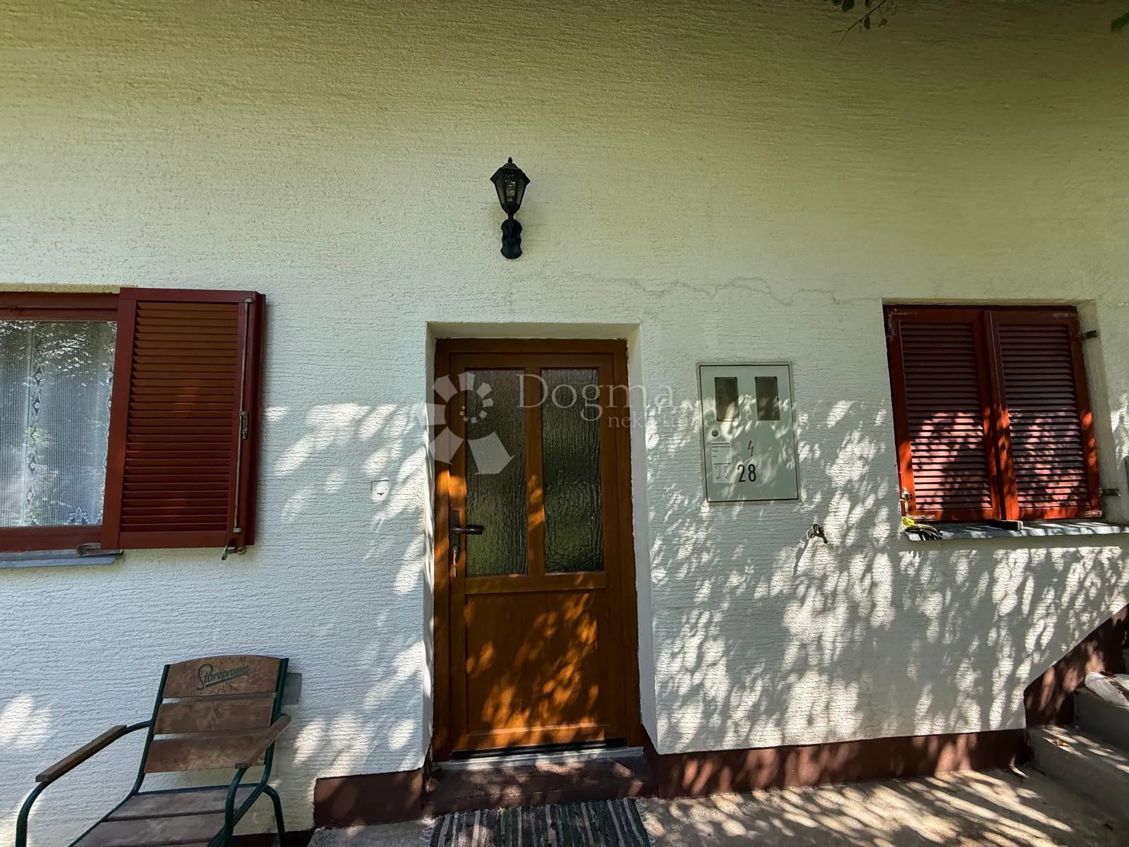 kuća s uređenim dvorištem 2088 m2 , 70% izgradivosti - slika 5