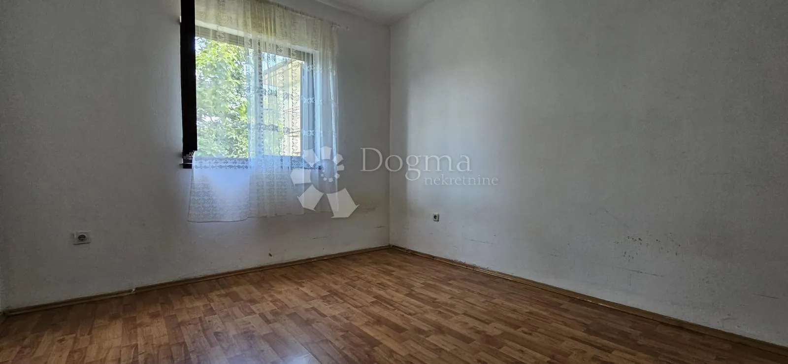 komforna mala kuća od 110m² - slika 9