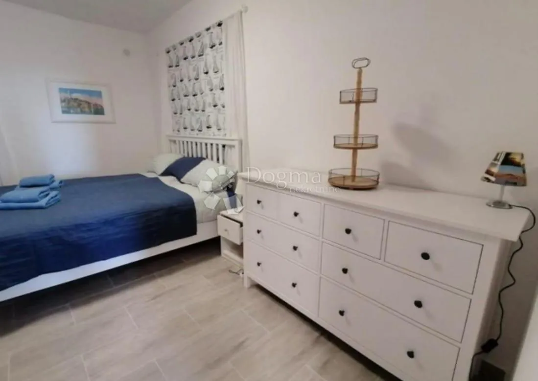primošten - lijepo namješten stan s pogledom na more - slika 9
